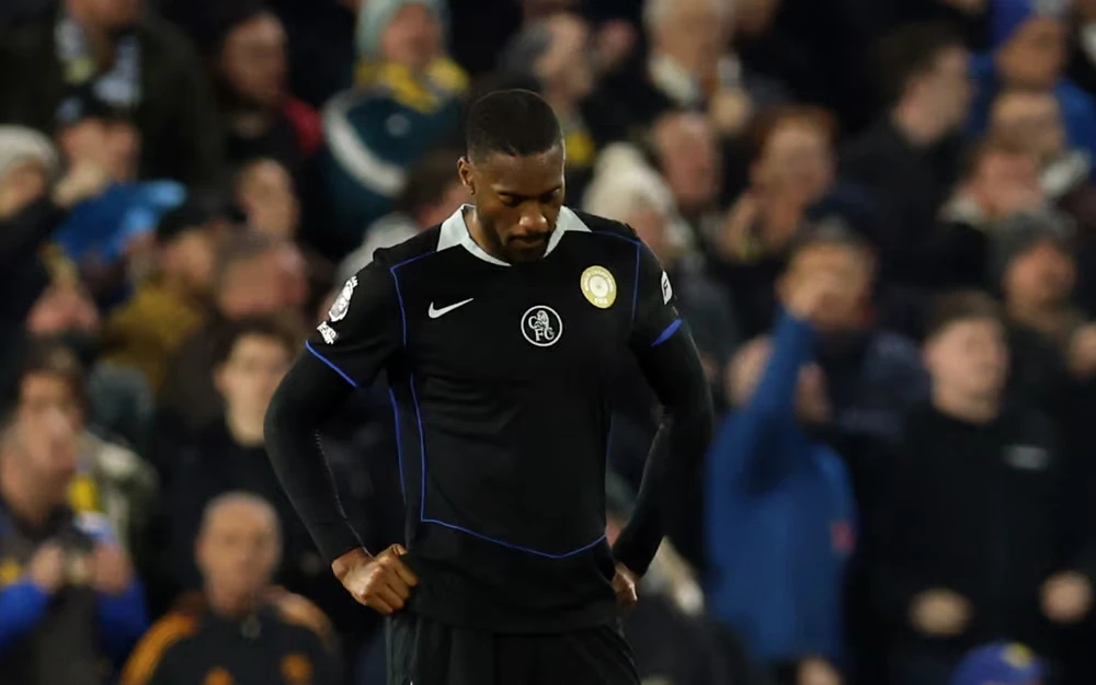 Leeds Reality Check: Chelsea Defense Exposed by 3-5-2 Formation